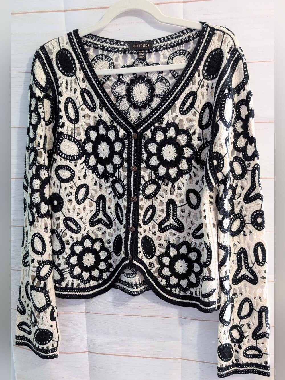 Nwot QED London Crochet Floral Button Front Sweater Cardigan Top Size Small